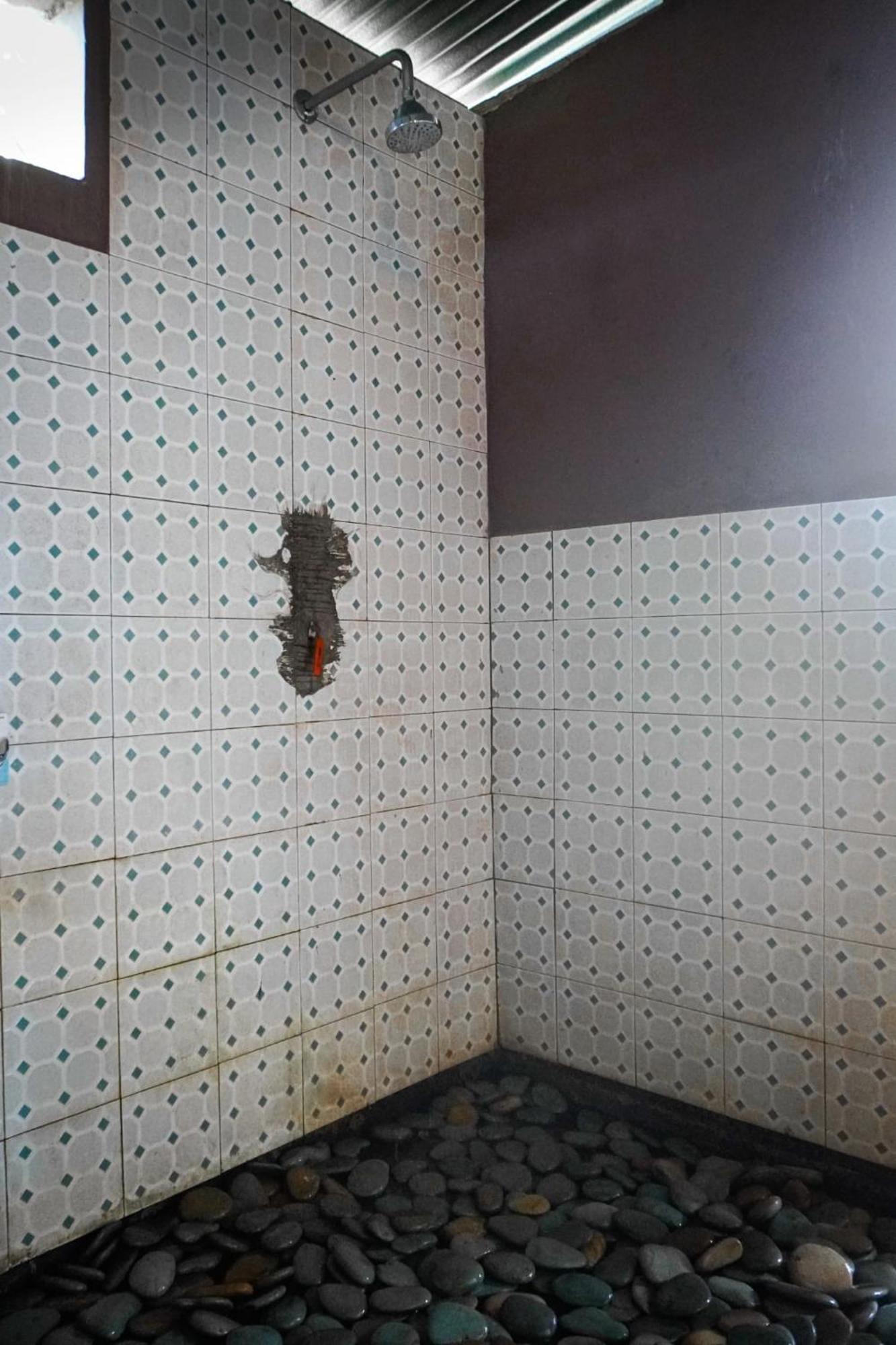 Legend Guesthouse Kelimutu Bagian luar foto